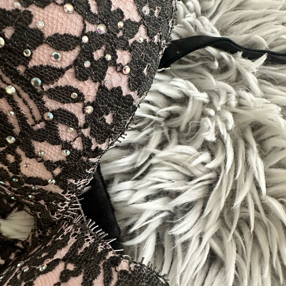 Victoria’s Secret 36D Very Sexy Push Up - Picture 5 of 7